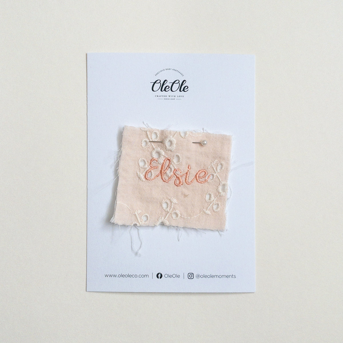 Scalloped Baby Bib  |  Lacework Creamy Peach