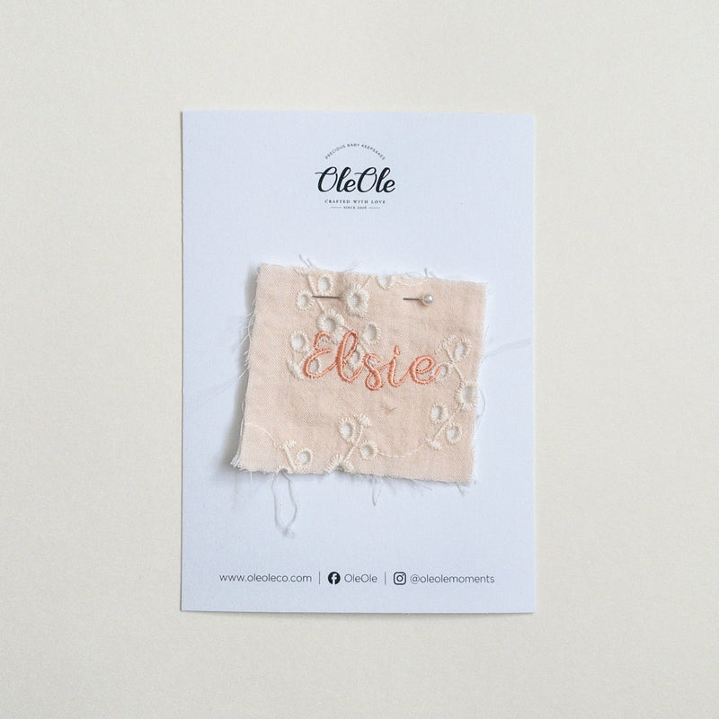 Scalloped Baby Bib  |  Lacework Creamy Peach