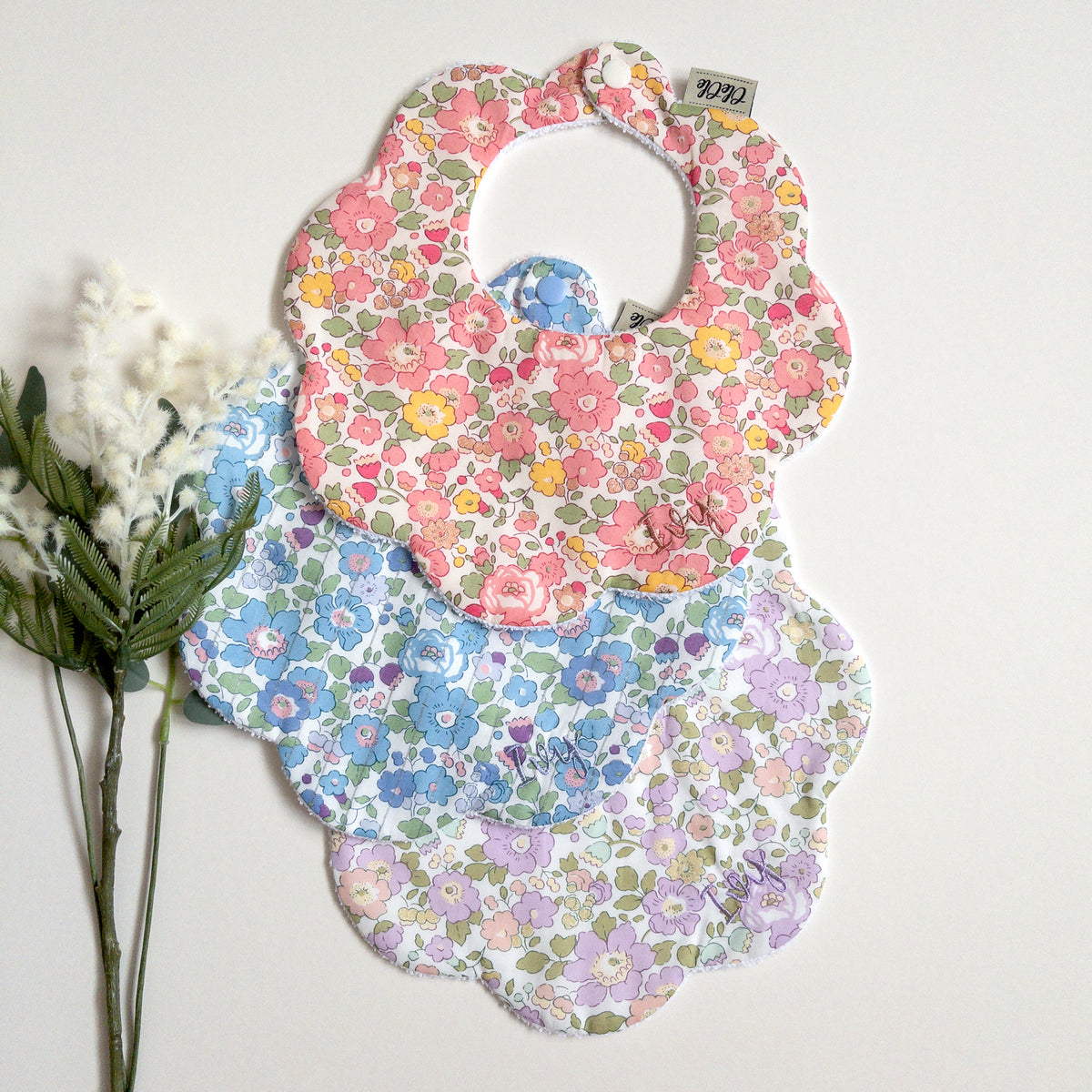 Scalloped Baby Bib  |  Liberty Betsy Metallic Lilac