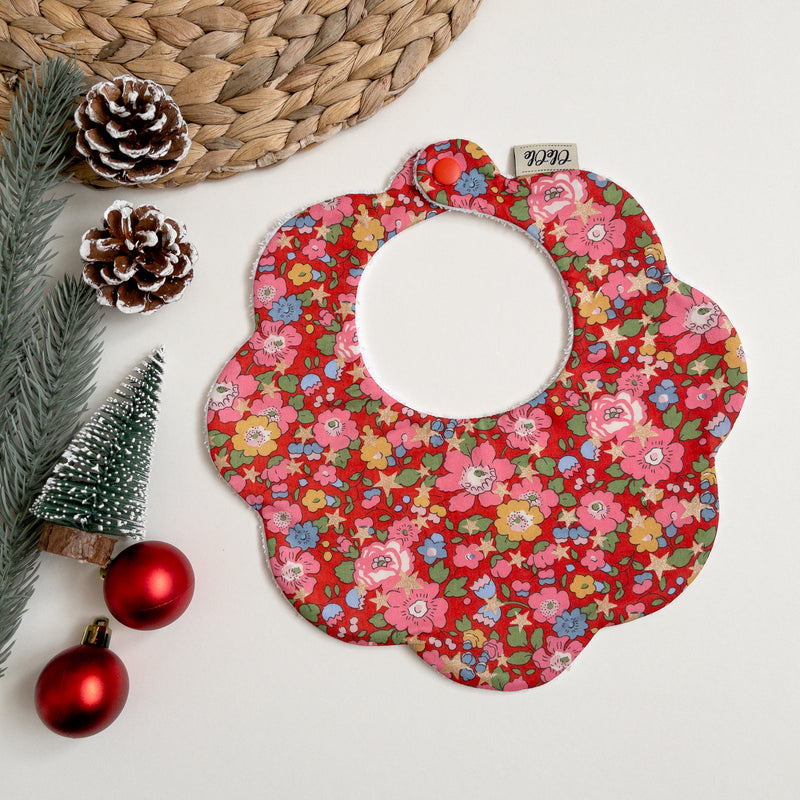 Scalloped Baby Bib  |  Liberty Betsy Star